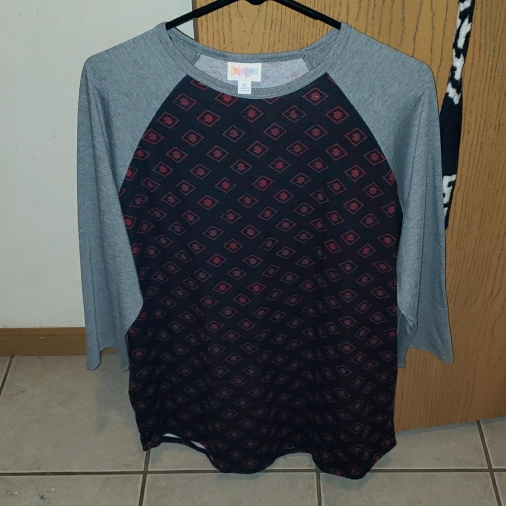 Lularoe Randy Tee
